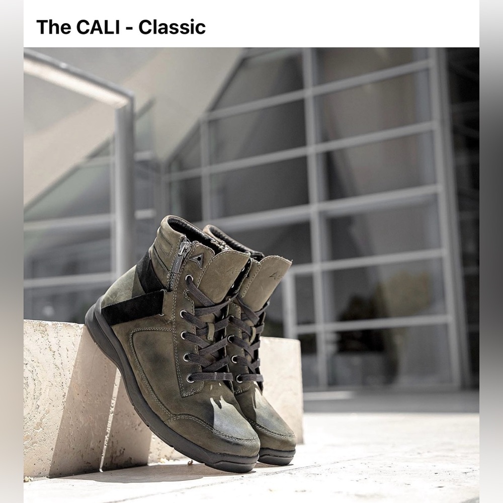 LGND Cali Classic Suede Leather Olive and Black Men's Boots